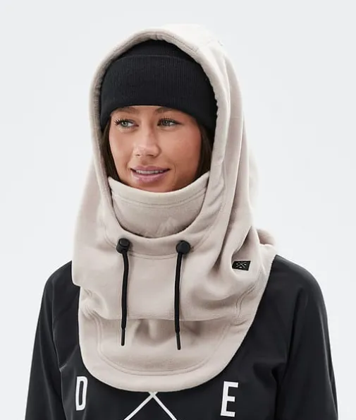 cozy_hood_ii_3-1.webp Cozy Hood II